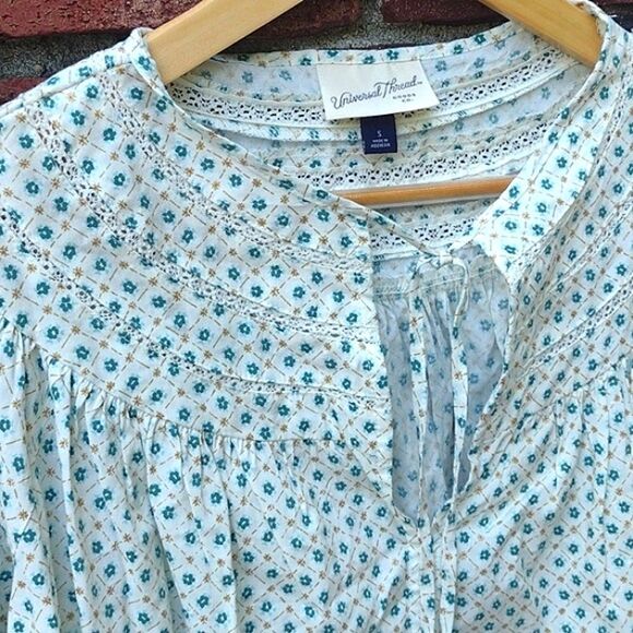 NWT Universal Thread poet peasant top floral small - Picture 6 of 7